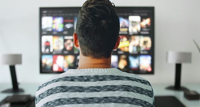 Hukum Mengunduh Film di Internet
