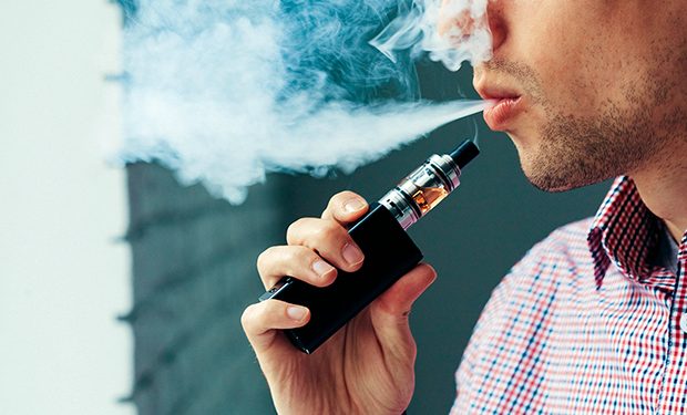 Semakin Banyak Remaja di UEA yang Percaya Vaping Itu Modis