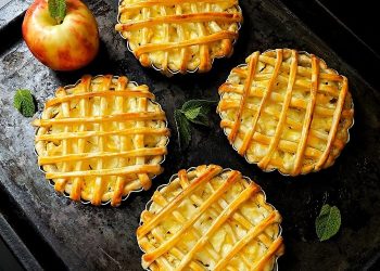 Resep Cream Cheese Apple Pie ala Icha Savitry