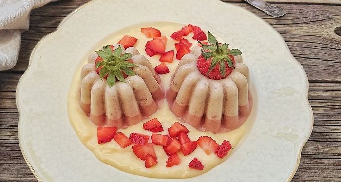 Resep Banana Strawberry Pudding dengan Saus Custard