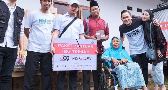 Prihatin Ortu di Panti Jompo, Crazy Rich Malang Kunjungi Ibu Trimah