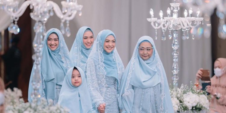 Momen Haru Ria Ricis Ungkap Isi Hati di Pengajian Pernikahan