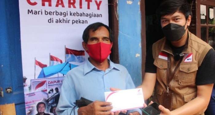 NPC Bagikan Uang Tunai dan Tongkat kepada 11 Pedagang Tunanetra