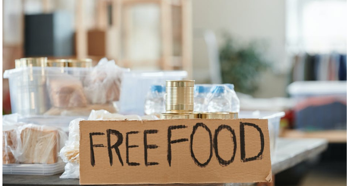 Apakah Sedekah secara Terang-terangan termasuk Sombong?