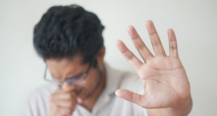 Kurangi Minum Air Es karena Bisa Sebabkan Radang Amandel