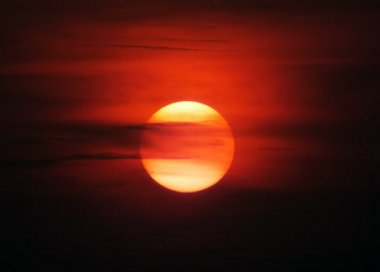 Aku dan Kamu Bagaikan Surah Yasin Ayat 40