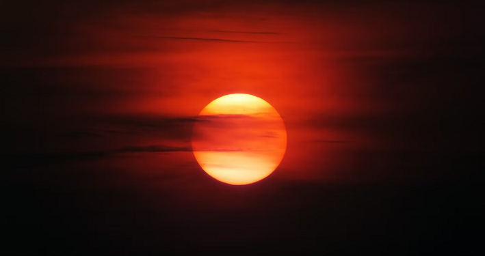 Aku dan Kamu Bagaikan Surah Yasin Ayat 40