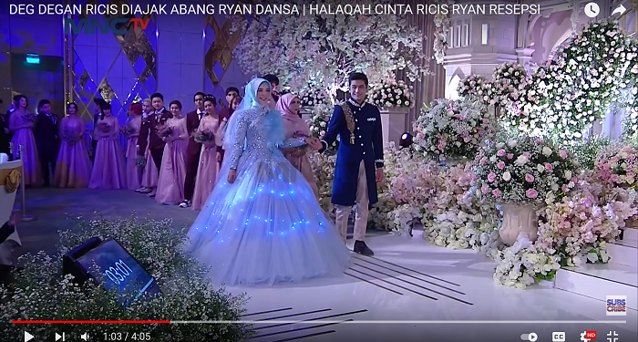 Ria Ricis dan Teuku Ryan Tampil sebagai Ratu dan Raja di Resepsi Pernikahan