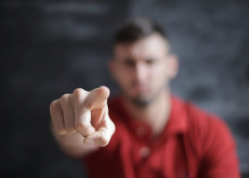 Jangan Mencaci Seorang Wanita yang Tidak Tampak Baik