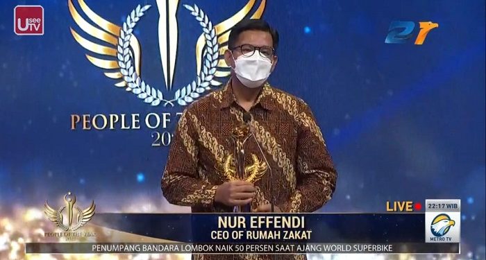 Rumah Zakat Terima Penghargaan People of The Year 2021