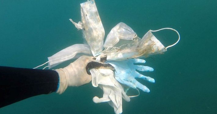 Dua Tahun Pandemi, Sampah Medis Mulai Banjiri Lautan