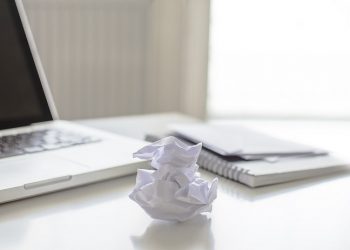 6 Cara Agar Ibu Tidak Overthinking