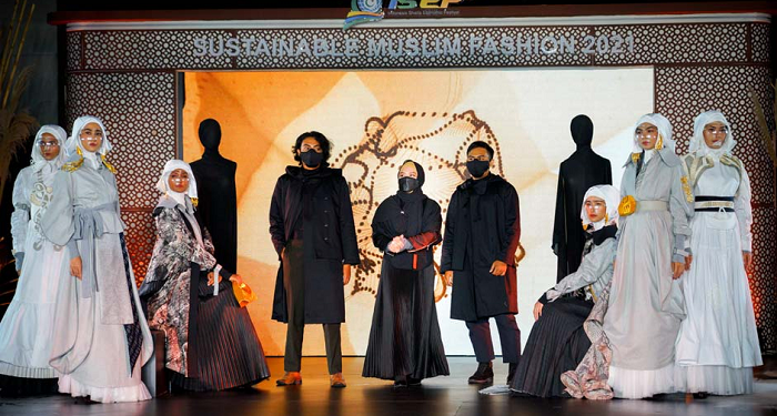 Ovie Opie Angkat Tema Hybrida Human Butterfly dalam Virtual Fashion Show ISEF 2021