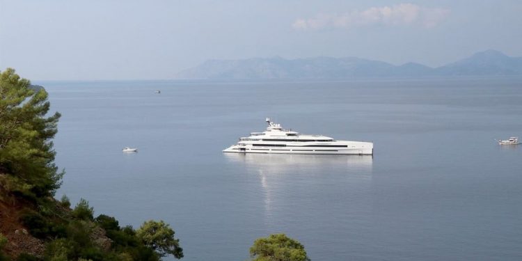 Bill Gates Rayakan Ultah ke-66 Bersama dan Bos Amazon di Mugla Turki