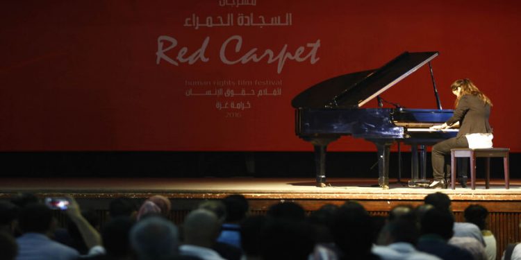 Grand Piano Pemberian Jepang untuk Arafat Dimainkan di Gaza