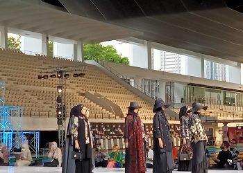 Embracing Jakarta Muslim Fashion Week sebagai Pusat Produk Halal Dunia