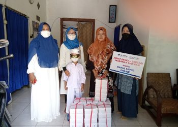 Jumat Berkah, LAZ Al Azhar Cilacap Bagikan Ratusan Paket Makanan Siap Saji Bagi Keluarga Duafa