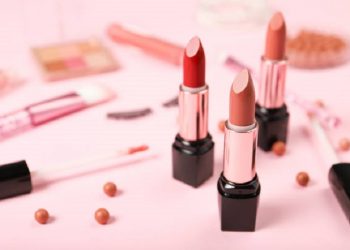 Tips Memilih Warna Lipstik untuk Bibir Hitam