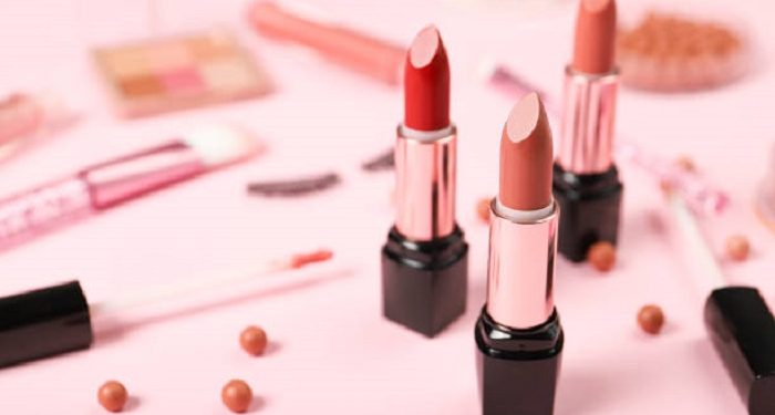 Tips Memilih Warna Lipstik untuk Bibir Hitam