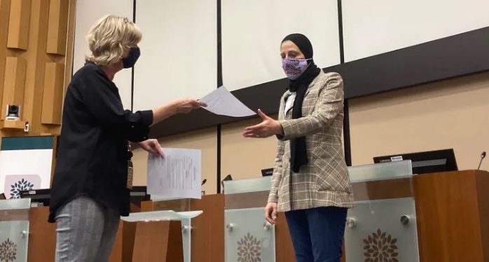 Muslimah Berjilbab Pertama Terpilih Jadi Anggota Dewan London Ontario