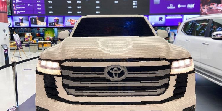 Land Cruiser dari Lego Menarik Pecinta Mobil di Dubai