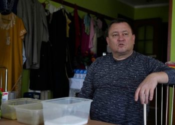 Pemimpin Muslim Polandia Bantu Beri Makanan Para Migran dan Tentara di Perbatasan Belarusia