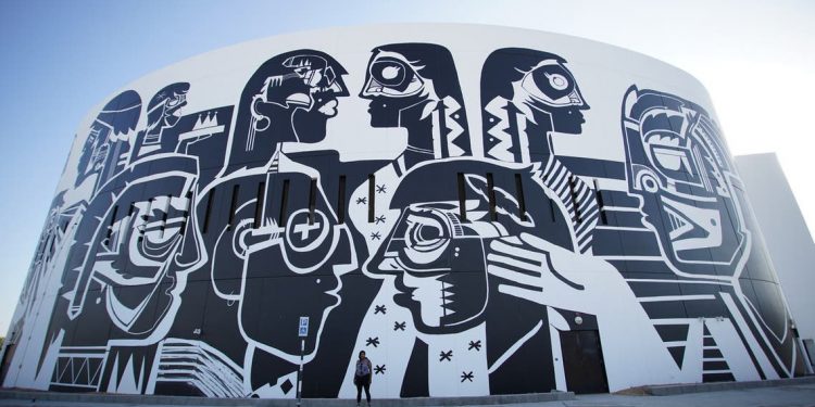 Seniman Jalanan UEA dapat Pengakuan Global untuk Mural Skala Besar