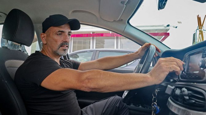 Radio Palestina Mencari Telinga Israel dengan Siaran Berbahasa Ibrani