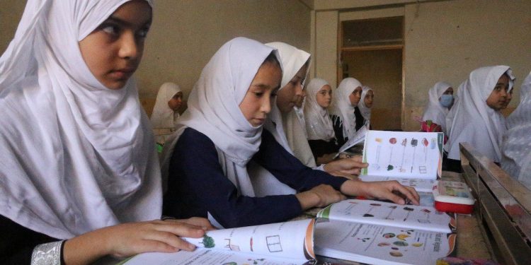 Turki Buka Kembali 10 Sekolah Khusus Perempuan di Afghanistan