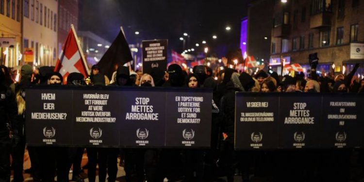 Puluhan Ribu Orang Demo Tolak Pembatasan Covid dan Kewajiban Vaksin di Eropa dan Australia