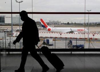 Uni Eropa Usulkan Pelarangan Penerbangan dari Afrika Terkait Penemuan Varian Baru Covid