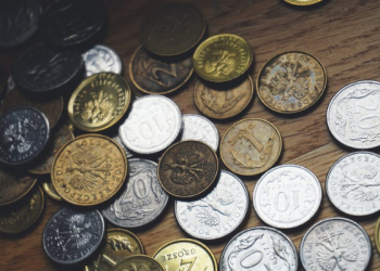 Menahan Harta itu Berbahaya