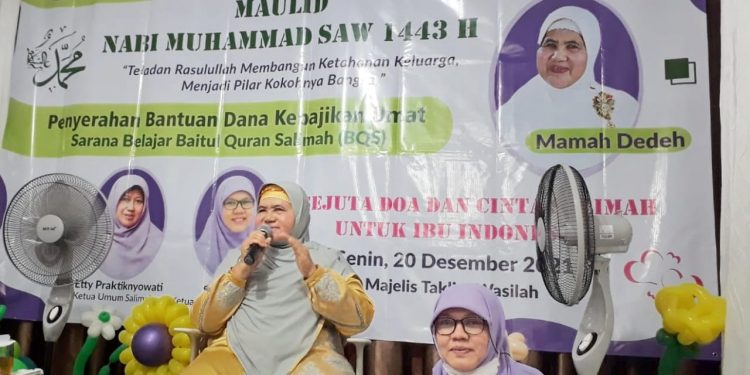 Mamah Dedeh Ajak Anggota Salimah Menjadi Ibu Tangguh
