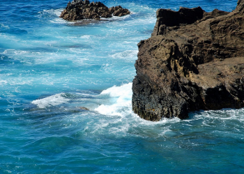 Pujian Allah Terhadap Diri-Nya yang Menurunkan Al-Qur'an, Tafsir Al-Kahfi Ayat 1