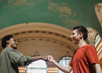 Keterpaksaan yang Membuatku Suka Membaca