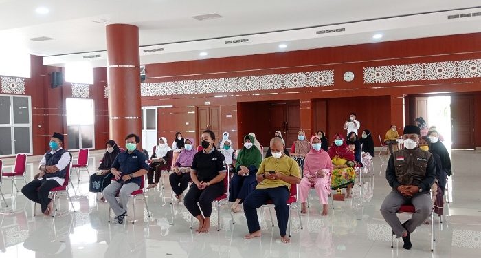 LAZ Al Azhar, Imperial Kitchen dan Kitabisa Alirkan Kebahagiaan untuk Lansia di Bintaro