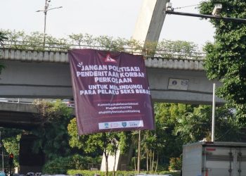 Protes RUU TPKS, KAMMI dan ACN Bentangkan Spanduk Raksasa