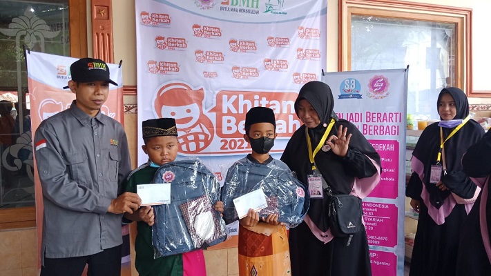 BMH Gelar Khitan Gratis untuk 286 Anak Yatim dan Dhuafa di Jawa Timur