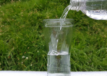 Apakah Bayi Butuh Air Putih Saat Cuaca Panas?