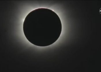 Gerhana Matahari Membuat Antartika Gelap dalam Beberapa Menit