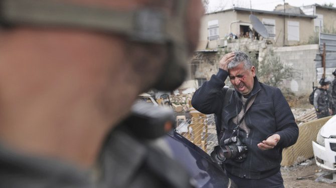 Kantor Berita AP Marah karena Fotografernya Dipukuli Polisi Israel