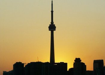 Angin Kencang Sebabkan 210.000 Rumah Tanpa Listrik di Ontario Kanada