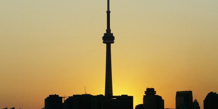 Angin Kencang Sebabkan 210.000 Rumah Tanpa Listrik di Ontario Kanada