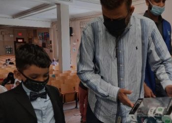 Kelompok Muslim Bagikan Hadiah Natal untuk Anak-anak Detroit