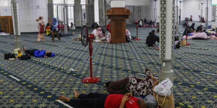 Masjid-masjid di Malaysia Jadi Tempat Penampungan Korban Banjir