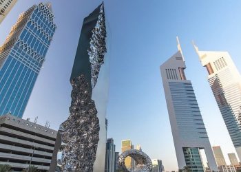 Pusat Keuangan Internasional Dubai Promosikan Budaya dengan Hadirkan 2 Patung Baru