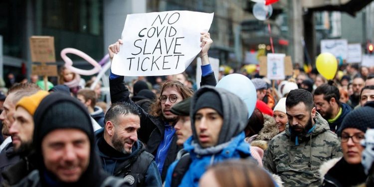 Ribuan Orang di Brussel Demo Tolak Pembatasan COVID-19