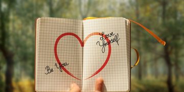 Hakikat Cinta dan Kasih Sayang Suami Istri