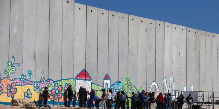 Tembok Keamanan Israel Bikin Warga Gaza Semakin Merasa Dipenjara