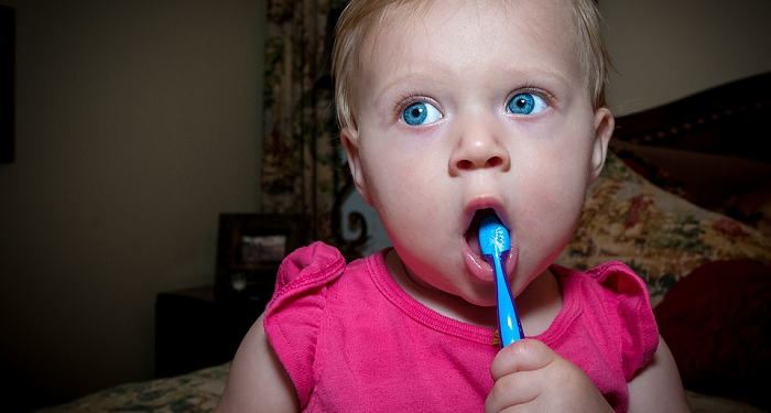 Mengurangi Rasa Nyeri Saat Anak Tumbuh Gigi